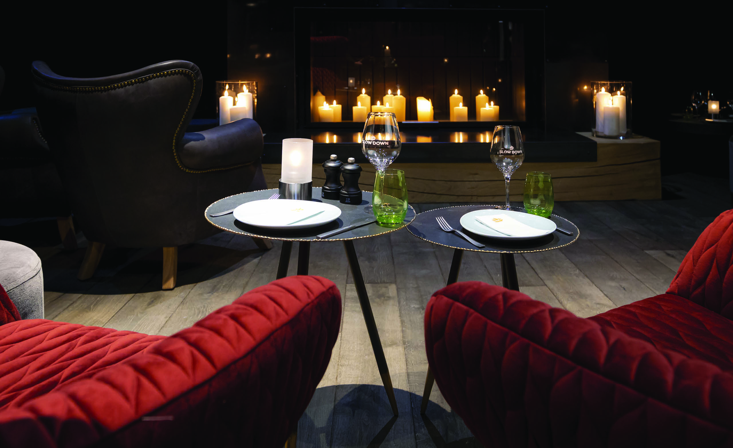 Kaminlounge Wohnzimmer und Bar